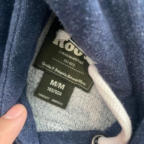 GIRLS ROOTS HOODIES SIZE M(10/12) - Picture 2 of 3